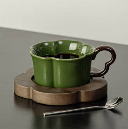 Picture of French retro coffee cup gift box, ceramic high footed cup, dessert cup, moving and housewarming companion gift, birthday gift, mirror flower language (one cup, one plate, one spoon)